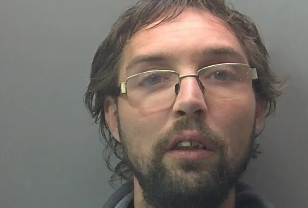 Arsonist set fire to bin outside ex-partner’s home