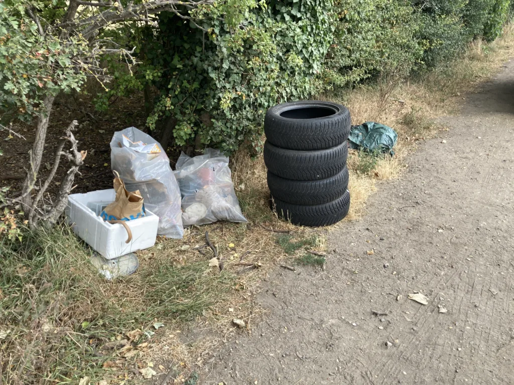 Little Shelford fly-tip - News for Peterborough and Cambridgeshire News for Peterborough and Cambridgeshire -