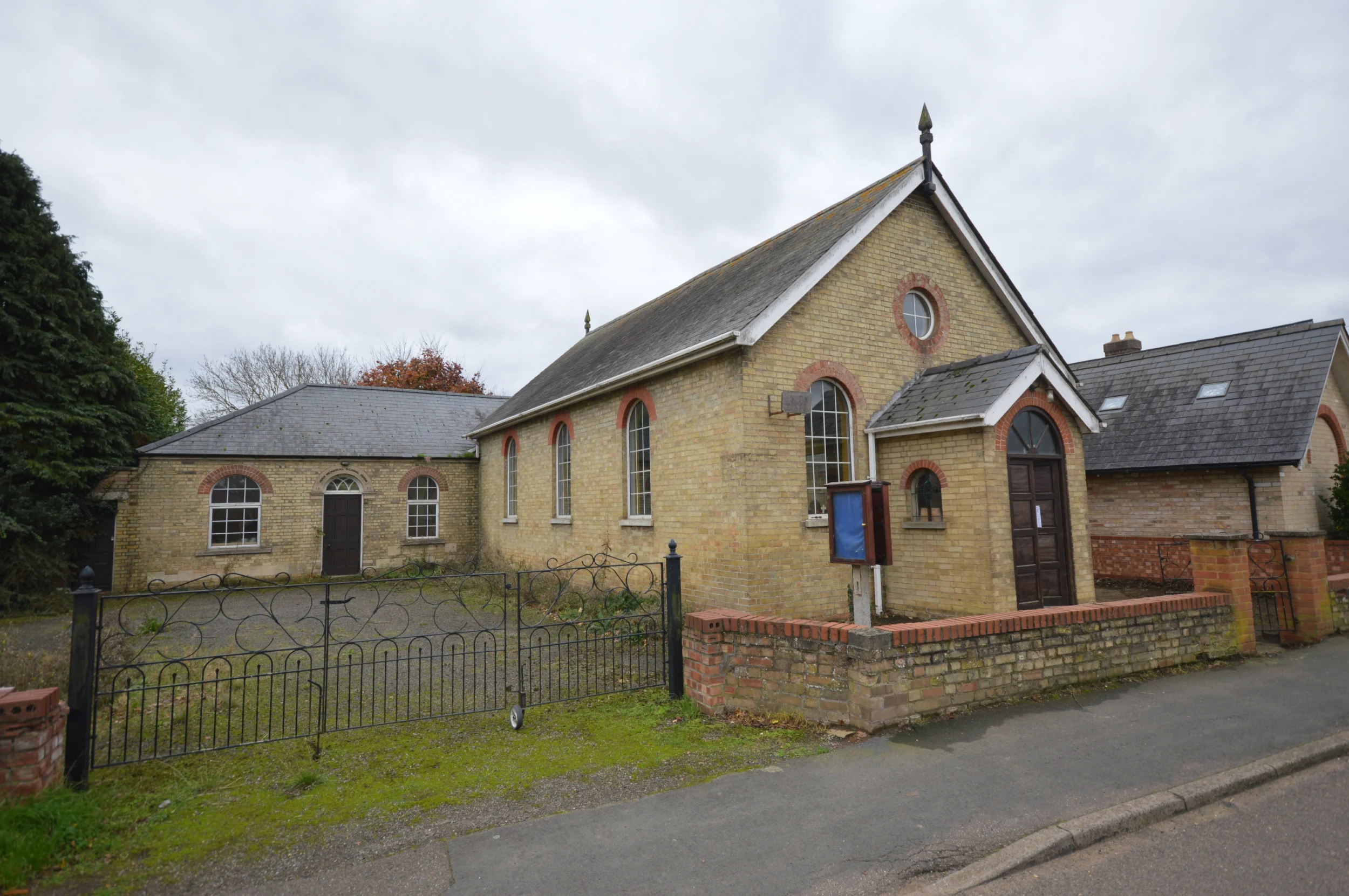 Fire station, Baptist chapel and a blacksmith’s all redundant go to
