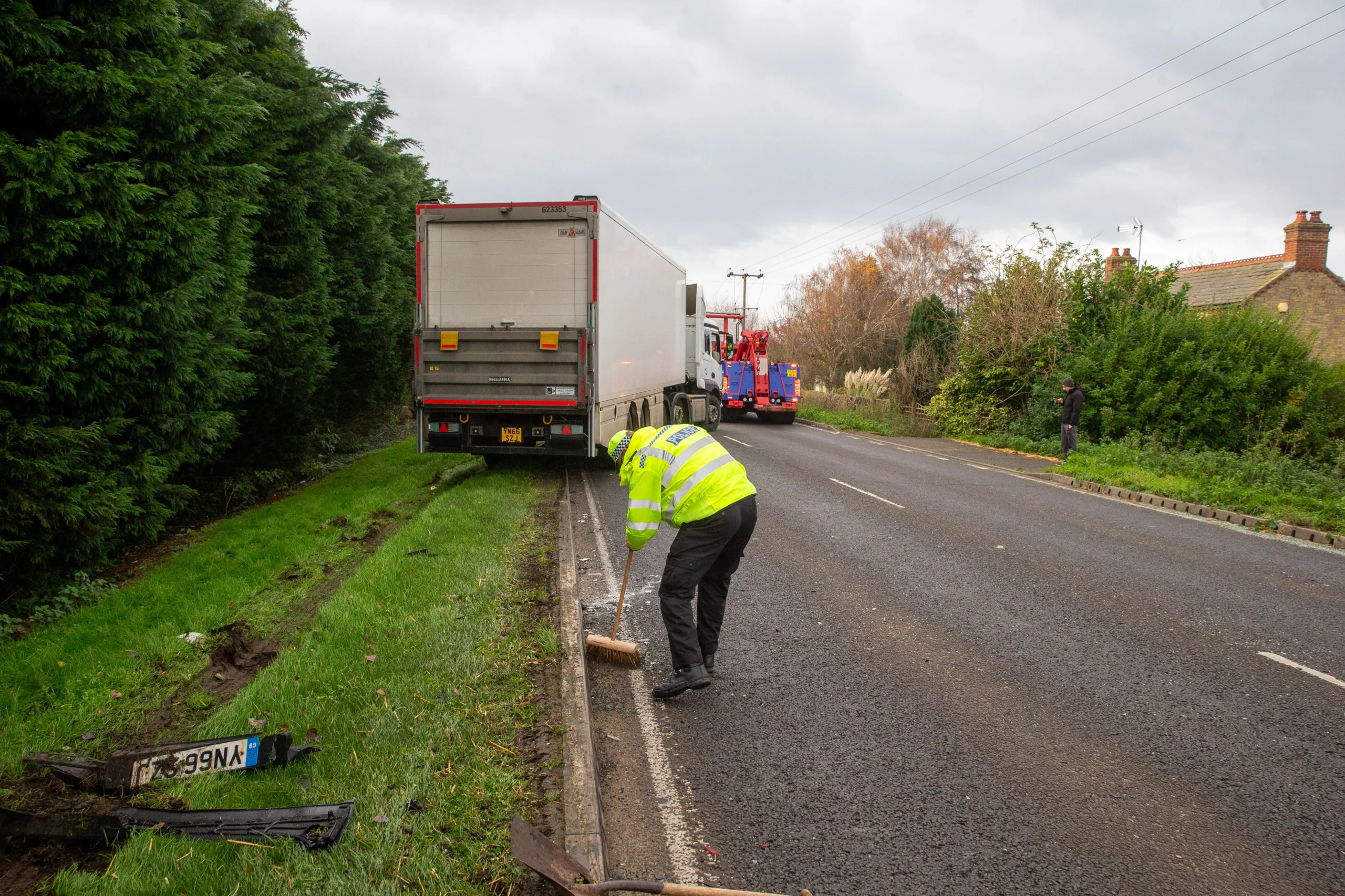 A47 reopens after lorry and four cars involved in crash Peterborough & Cambridgeshire News