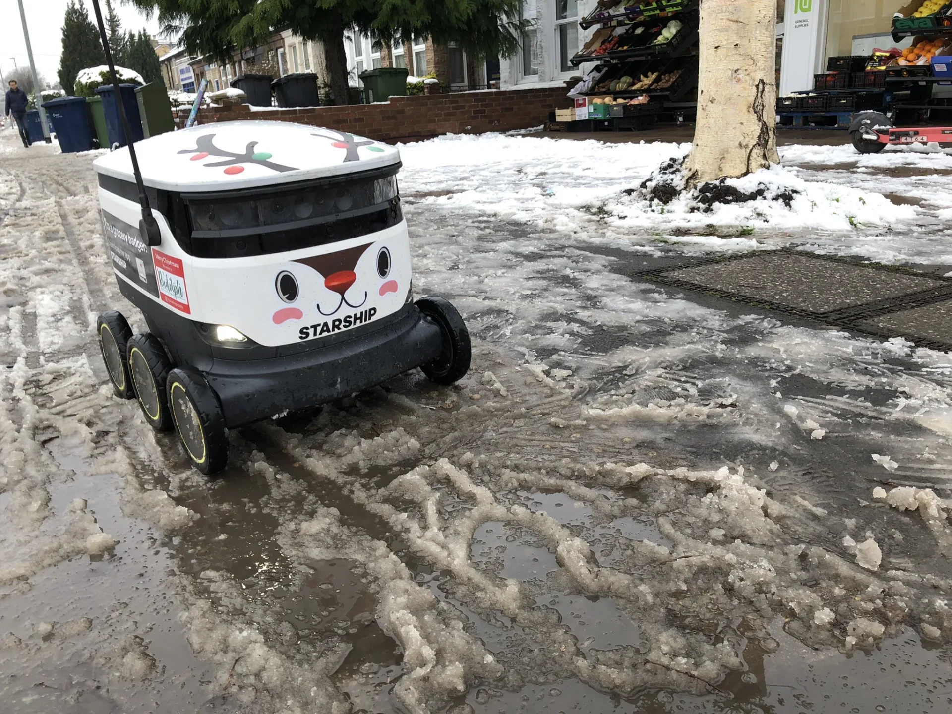First snow of winter, and so far Cambridge robots deliver the goods