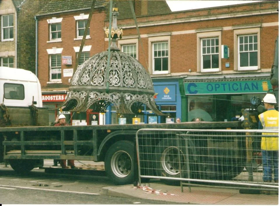 Thanks to Colin Arnold for reminding us of 2002 when the fountain was removed – temporarily – for a facelift.