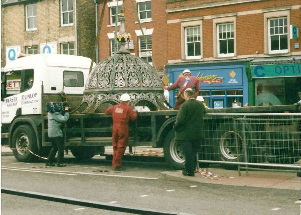 Thanks to Colin Arnold for reminding us of 2002 when the fountain was removed – temporarily – for a facelift.