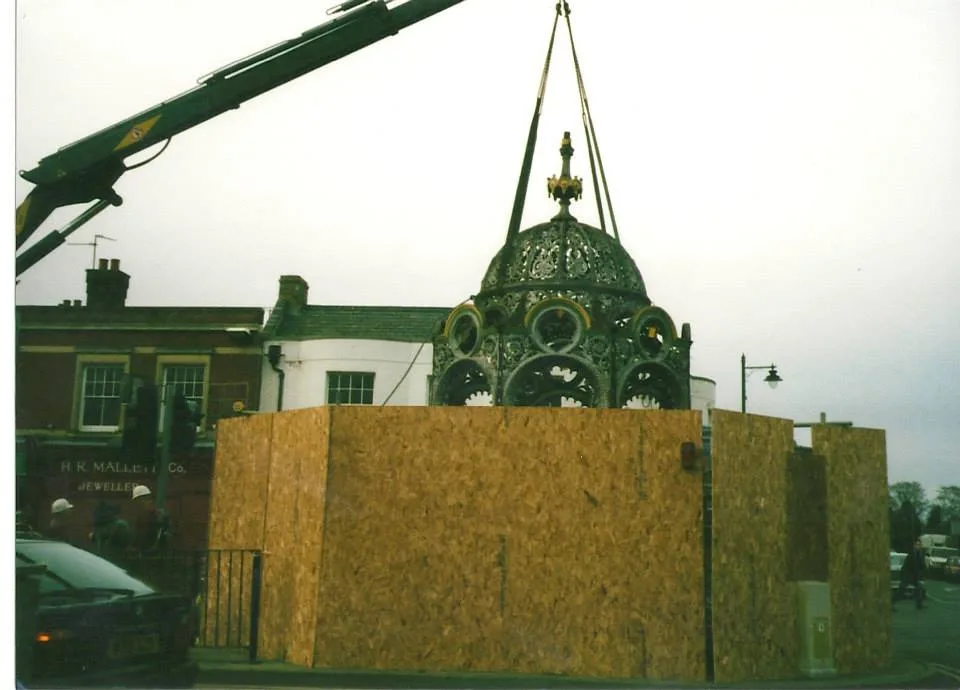 Thanks to Colin Arnold for reminding us of 2002 when the fountain was removed – temporarily – for a facelift.