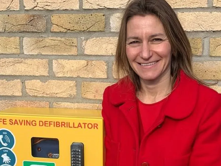 Lucy Frazer posted this photo yesterday as part of a campaign for more defibrillators. “Whilst serving as Financial Secretary to the Treasury, I was pleased to work on government funding for a community defibrillator scheme,” she wrote.