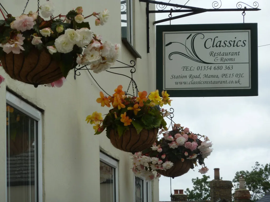 The application is for full planning permission to change the use of the former Classics restaurant at Manea to a 6-bed HMO for accommodation of up to 12 residents.