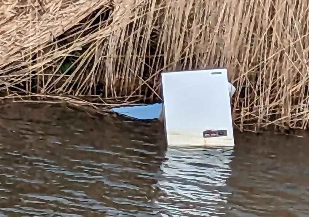 Freezer floating along the Main Drain between the Church Lane Bridge and the Sandy Lane Bridge Tydd St Giles Freezer floating along the Main Drain between the Church Lane Bridge and the Sandy Lane Bridge Tydd St Giles