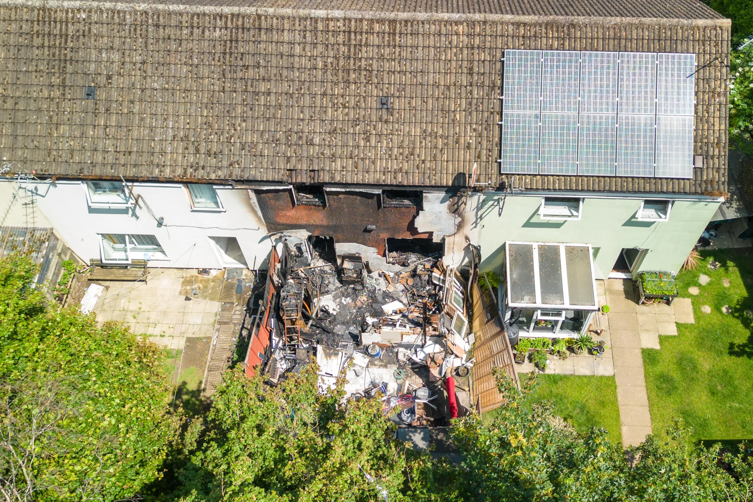 A fire at Crabtree, Paston, Peterborough, which has claimed two deaths was an accident, a joint police and fire investigation has revealed. PHOTO: Terry Harris A man died, and a woman suffered ‘life threatening’ injures when a blaze broke out at a house in the Crabtree area of Peterborough early today (Monday). PHOTO: Terry Harris.