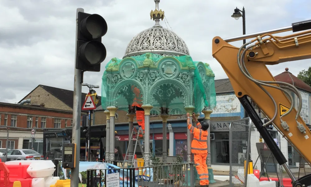 The petition, with 3,587 signatures, says the intended location of the fountain in front of Malletts was announced “without any consultation with the proprietors or their near neighbours.