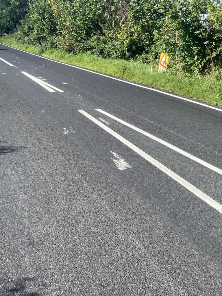 The B1043 where workmen were ‘outfoxed’ as they attempted to paint white lines. And where freshly painted white lines were spoilt when a driver went across them whilst they were still wet. PHOTO: CambsNews reader