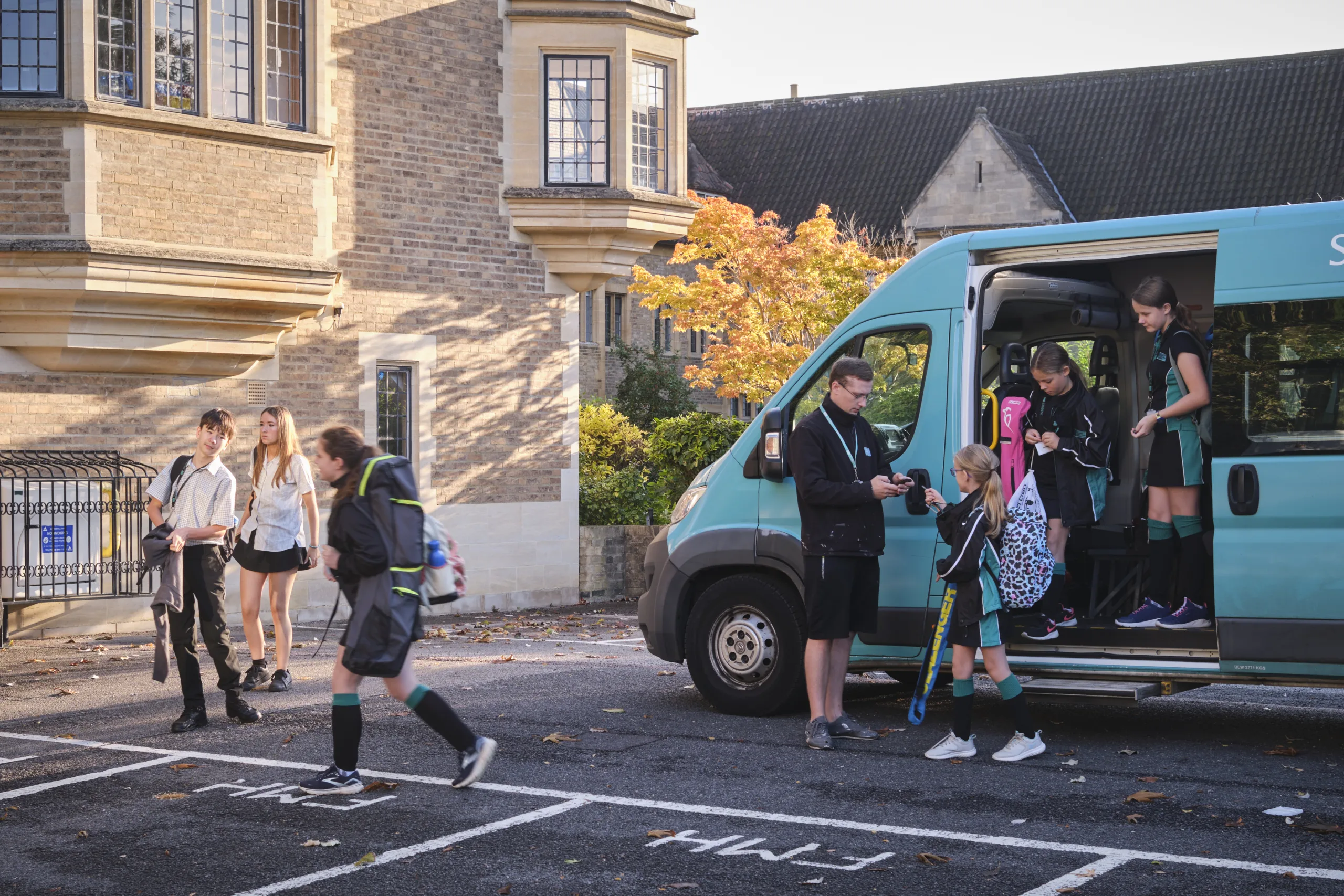 Stephen Perse Foundation pupils using the school’s improved bus travel with Kura Photo Caption 1: Stephen Perse Foundation pupils using the school’s improved bus travel with Kura