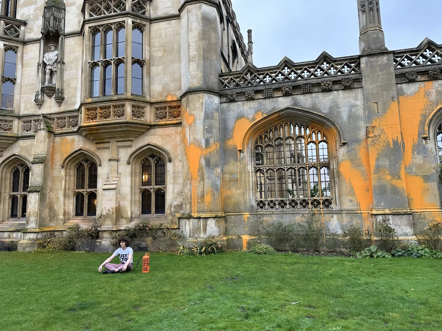 At around midday today, Chiara Sarti, a PhD student working in the department of Computer Science at Cambridge, used a fire extinguisher to spray orange paint over the iconic neo gothic gatehouse at King’s College. At around midday today, Chiara Sarti, a PhD student working in the department of Computer Science at Cambridge, used a fire extinguisher to spray orange paint over the iconic neo gothic gatehouse at King’s College.