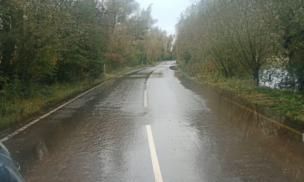 At 3pm today the Facebook group ‘Welney Flood Alert’ posted to say they had been advised that the Environment Agency is set to issue a flood alert for Welney Wash Road.