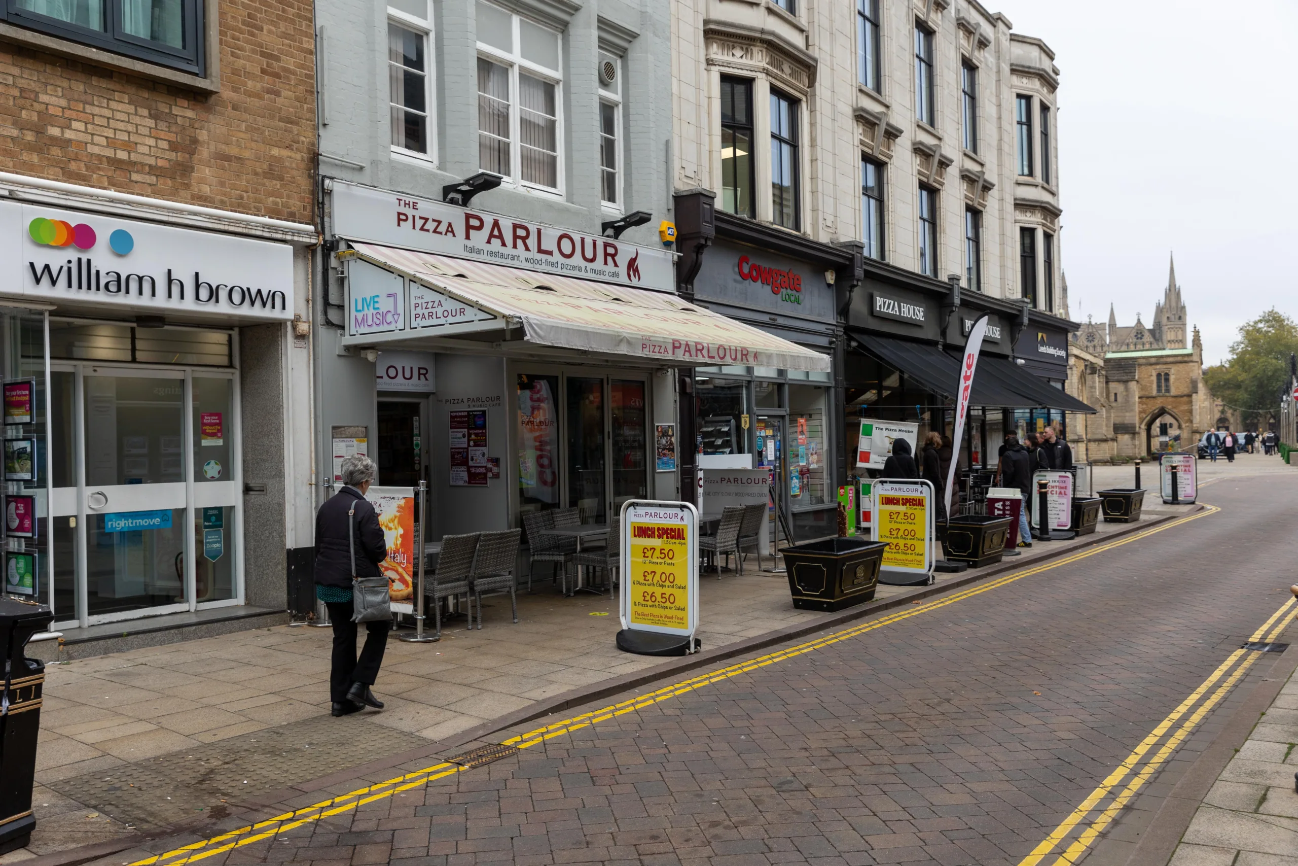 572 people signed a petition to the city council saying that “e the customers of the Pizza Parlour and Music Café submit this petition to support for the construction of the new fixed canopy outside of the restaurant to allow customers to enjoy outside dining”. But the fixed canopy has lost its final battle with planners. PHOTO: Terry Harris 572 people signed a petition to the city council saying that “e the customers of the Pizza Parlour and Music Café submit this petition to support for the construction of the new fixed canopy outside of the restaurant to allow customers to enjoy outside dining”. But the fixed canopy has lost its final battle with planners. PHOTO: Terry Harris