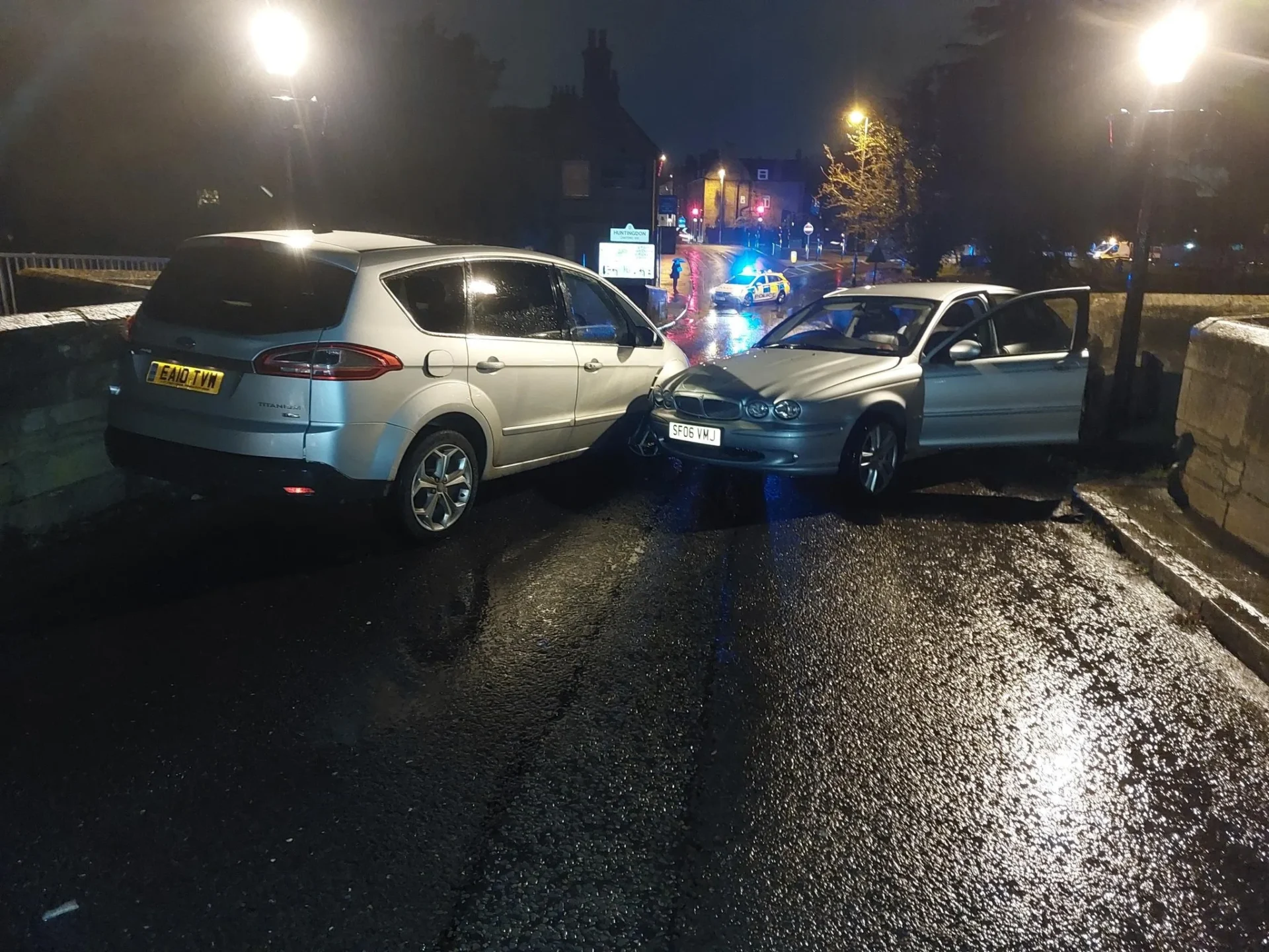 crash 1 - News for Peterborough and Cambridgeshire News for Peterborough and Cambridgeshire - Scene that confronted police after crash on bridge between Huntingdon and Godmanchester