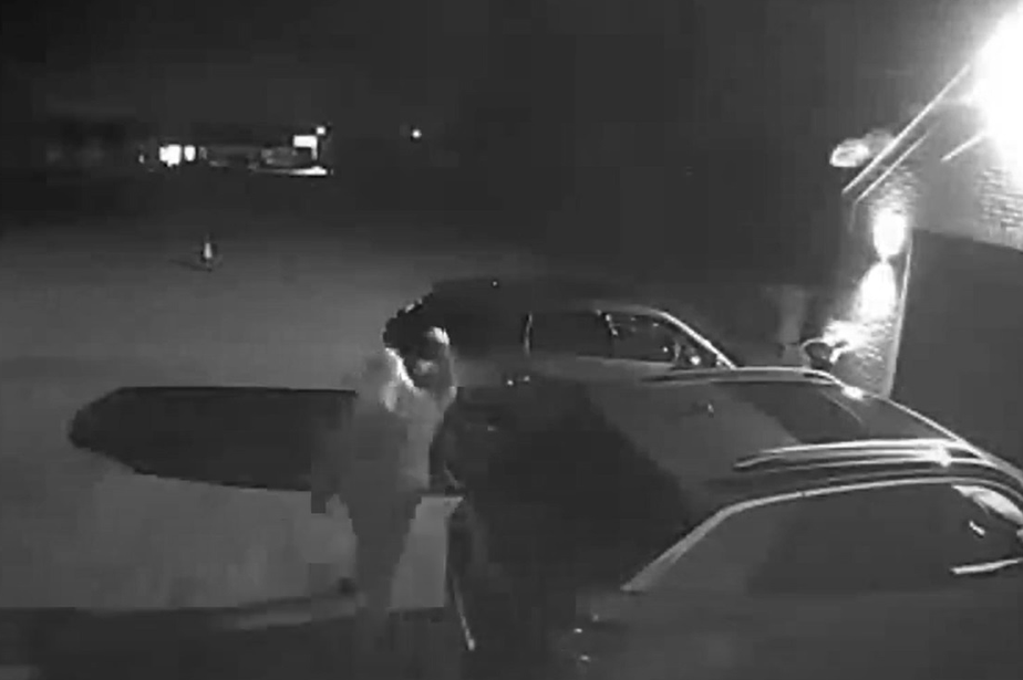 lONGSTANTON FINAL - News for Peterborough and Cambridgeshire News for Peterborough and Cambridgeshire - Police have released footage and are appealing for information following the robbery in Longstanton.