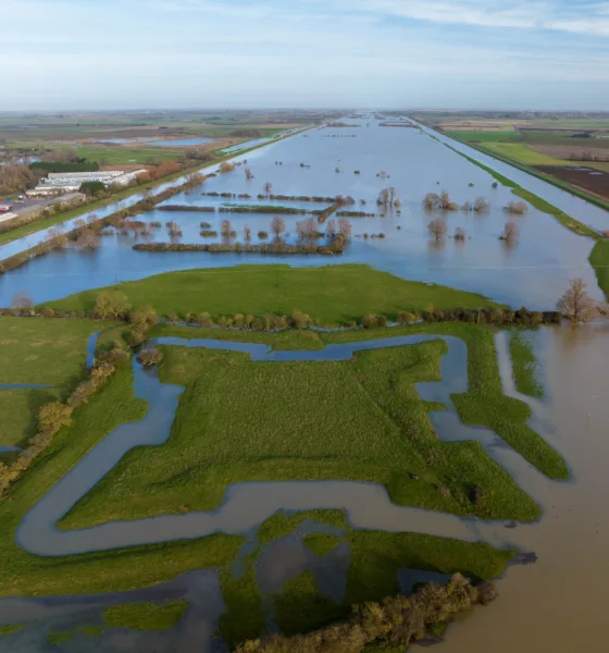 Flooding reveals English Civil War fort after Storm Henk . The clear outline of a 400-year-old English Civil War fort has been highlighted after heavy rain and flooding filled a moat around the earthworks following Storm Henk. Aerial photos show The Earith Bulwark in the Cambridgeshire Fens, which was built around 1643 by Oliver Cromwell's forces to protect crossing points on the local rivers, including the River Great Ouse. Picture by Terry Harris.