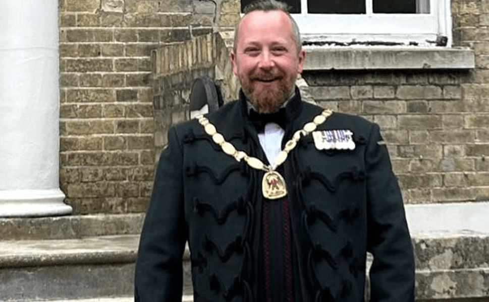 Cllr Rob Pitt is a former senior military officer. He served in Iraq, Afghanistan, The Falklands and on Counter Violent Extremist Operations in Africa.