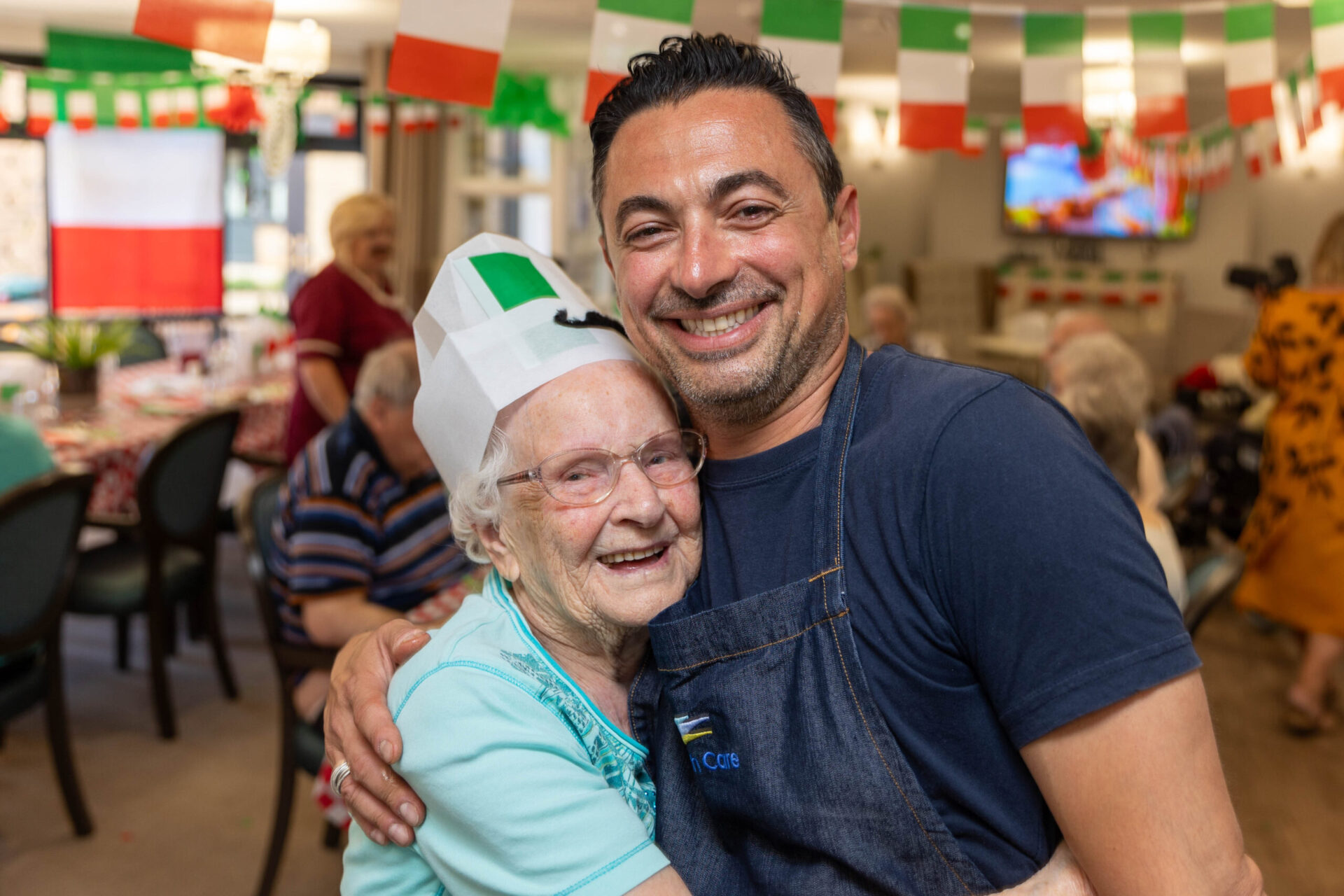 ths-25 - News for Peterborough and Cambridgeshire News for Peterborough and Cambridgeshire - Celebrity chef Theo Michaels brought an Italian theme – and flavour - to Barton Care Home, Wisbech. PHOTO: Terry Harris