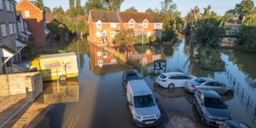 Floods:. Brook Street, St Neots Picture by Terry Harris.