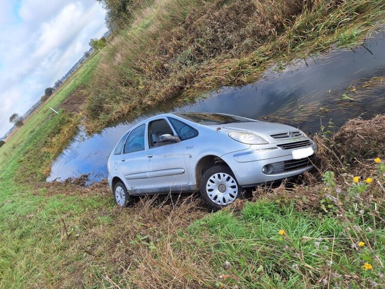 hunts 2 - News for Peterborough and Cambridgeshire News for Peterborough and Cambridgeshire - The man had travelled from Yorkshire and was thought to have been in the car for around three hours before he was found.