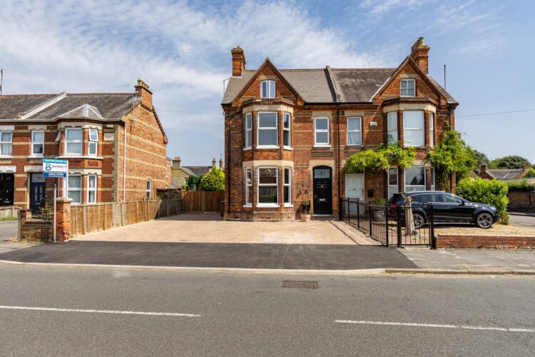 barrett 41 - News for Peterborough and Cambridgeshire News for Peterborough and Cambridgeshire - Luxury studio apartments have been completed at 41 Queens Road, Wisbech