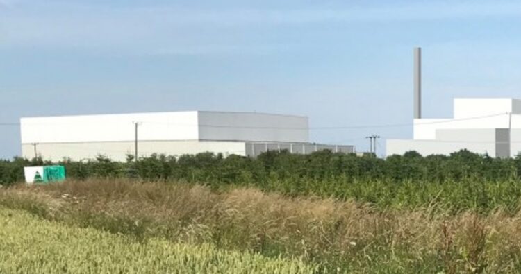 medworth-efw-chp-view-from-halfpenny-lane-crop-w1100 - News for Peterborough and Cambridgeshire News for Peterborough and Cambridgeshire - While campaigning continues in Whittlesey, Saxongate has also turned its attention to the Medworth energy-from-waste facility in Wisbech. The group this week published a detailed report, Beyond the Models – Medworth Monitoring, highlighting what it calls “critical gaps” in the plant’s approved monitoring regime.