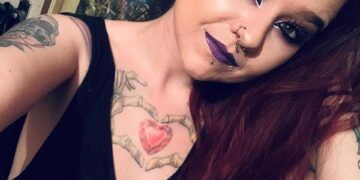 A murder investigation has begun after police discovered the body of Simone Smith, 35, at her flat in Saunders Close, Huntingdon at about 5pm on 26 February
