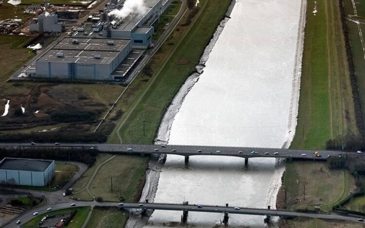 bridge 2 - News for Peterborough and Cambridgeshire News for Peterborough and Cambridgeshire - Drivers using the A47 face delays and a diversion this weekend with the closure by National Highways of the westbound carriageway between Hardwick Roundabout and Pullover Roundabout in King’s Lynn from Saturday night