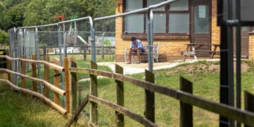 FOI requests by the BBC and The Times found that the Home Office pays millions each month to private security firms (like Mitie, G4S, or Serco’s own staff) to patrol sites such as the Dragonfly hotel in Peterborough. PHOTO: Terry Harris