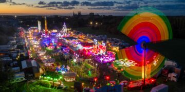 Peterborough Embankment fair is officially opened by the Mayor of Peterborough Judy Fox,.Embankment, Peterborough.Thursday 25 September 2025. .Picture by Terry Harris.