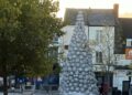 bauble 2 - News for Peterborough and Cambridgeshire News for Peterborough and Cambridgeshire - Once “retired” by Peterborough, the striking metal tree — beautifully designed from shining silver spheres — has found new life and love in Wisbech. For the fifth year running, the stunning structure stands proudly in the heart of town.