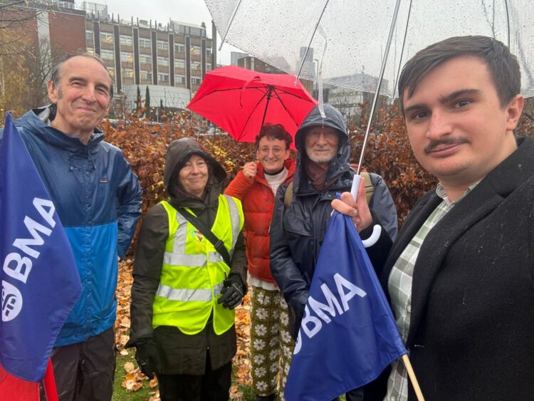 green - News for Peterborough and Cambridgeshire News for Peterborough and Cambridgeshire - Green activists and Councillor Tong joined BMA resident doctors on the picket line.