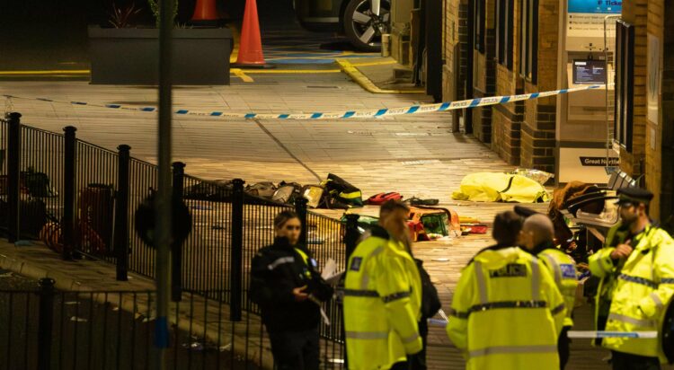 scene - News for Peterborough and Cambridgeshire News for Peterborough and Cambridgeshire - Scene at Huntingdon station last night