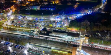 A 32-year-old man is the sole suspect in a stabbing on a Doncaster–London train Saturday evening. An LNER staff member who tried to stop the attack remains in life-threatening condition, while five others have been discharged. British Transport Police praised the worker’s “heroic” actions, saying they saved lives. Armed officers boarded the diverted 18:25 service to Huntingdon after passenger calls at 19:40 GMT. IMAGE: Terry Harris