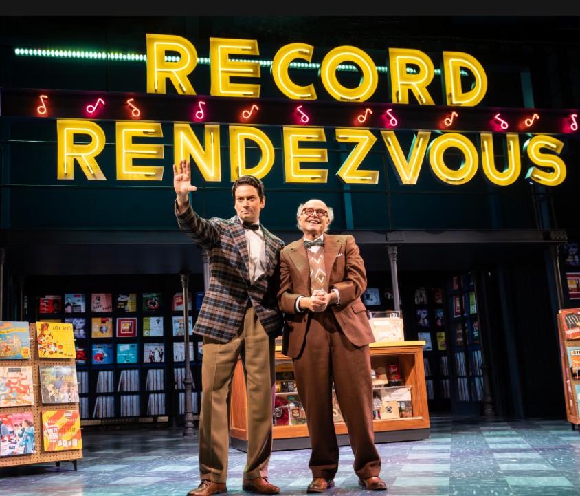 Constantine Maroulis as Alan Freed, Joe Pantoliano as Leo Mintz. Photo credit © Joan Marcus (2023)