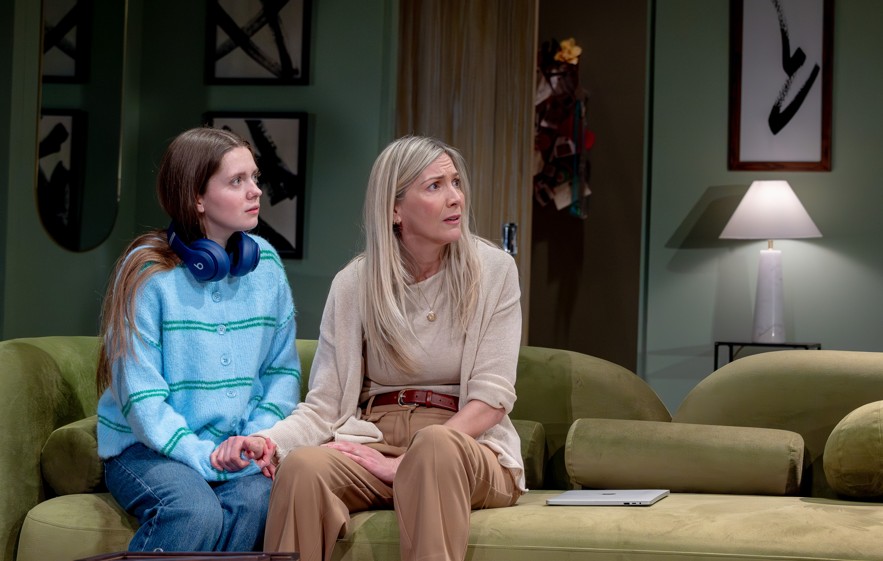 Kym Marsh and Lisa Faulkner star in the world-premiere stage adaptation of 90s thriller Single White Female at Cambridge Arts Theatre (10-14 March 2026). Photo: Chris Bishop