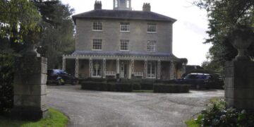 Stibbington House, a Grade II listed property on Elton Road, Wansford, pictured with its surrounding grounds. The photographs were submitted as part of a planning application and are publicly available via Huntingdonshire District Council’s online planning portal.