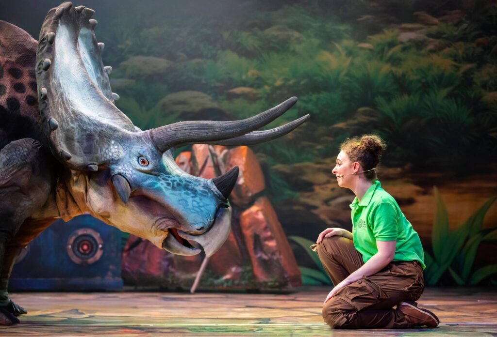 Dinosaurs Live — © Natural History Museum